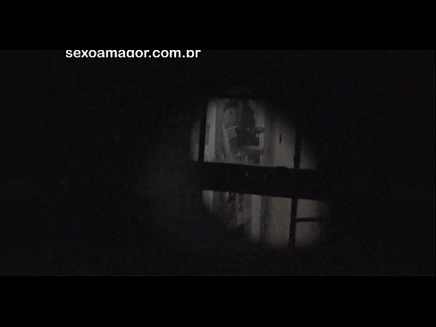 ❤️ Блонди е тајно снимена од воајер од соседството скриен зад шупливи тули ☑ Дурли на mk.analizatorkrovi.ru